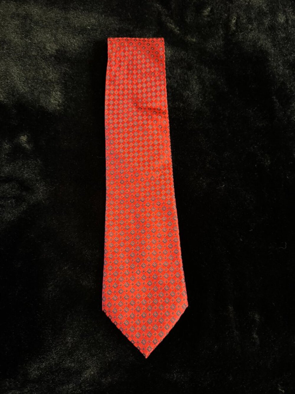 Pierre Cardin Red & Black Tie 59 inch - Picture 4 of 4